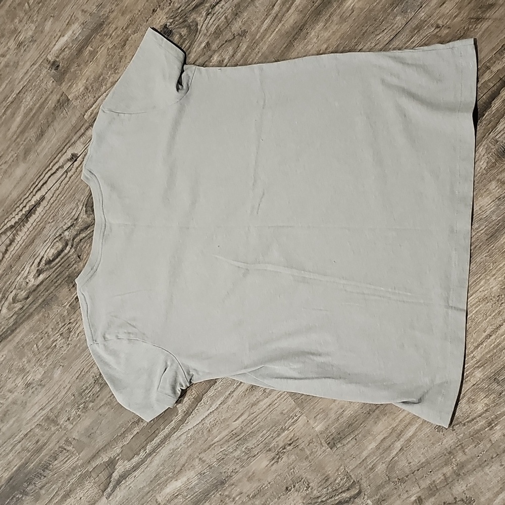 Womens Undwr Armour Shirt - Picture 2 of 3